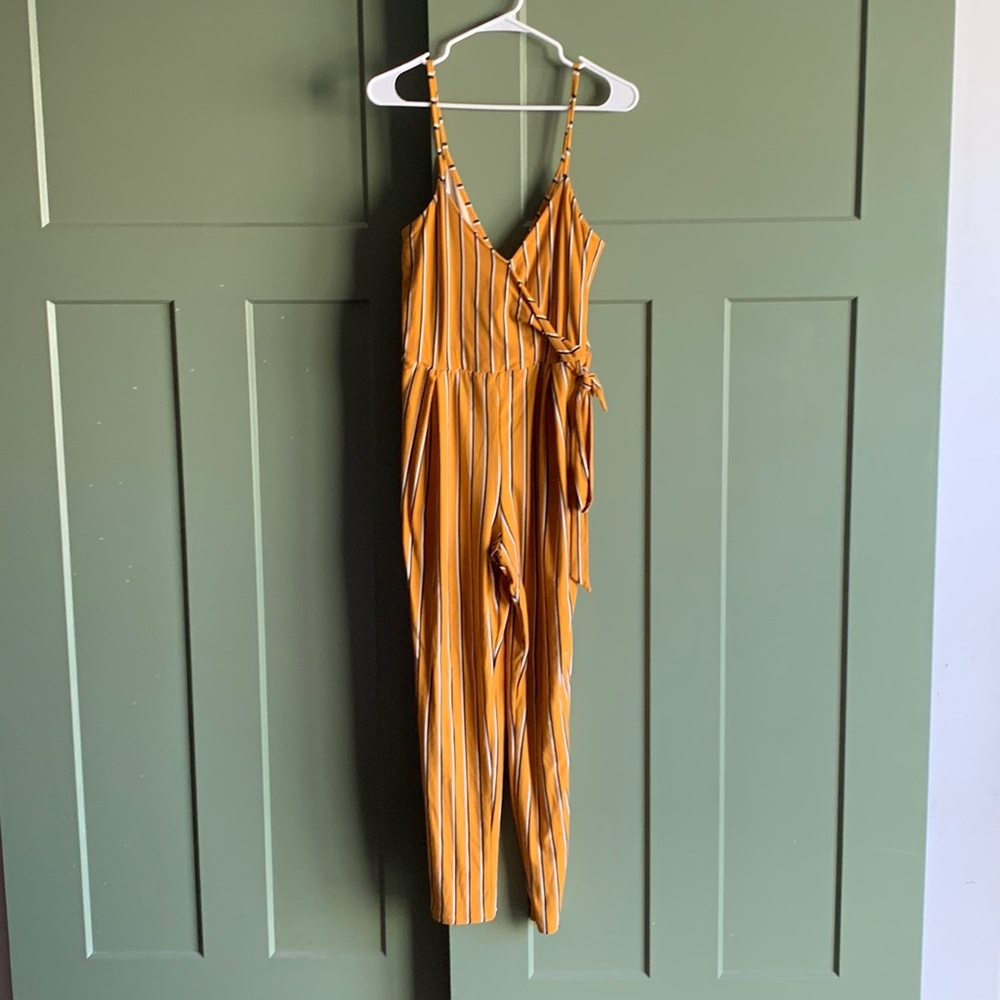 🧡 EUC Striped Jumpsuit
